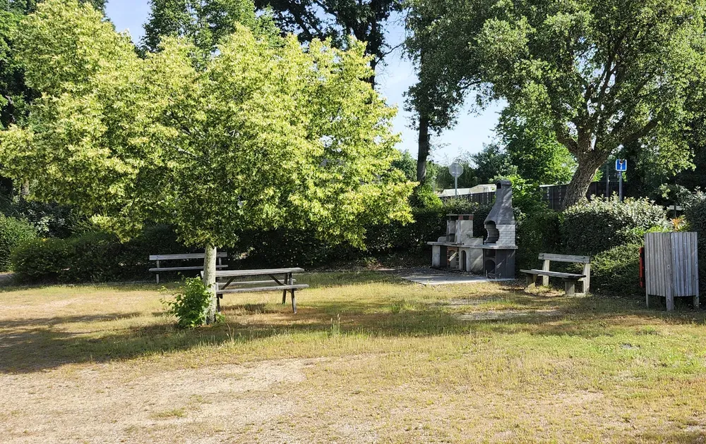 Accueil du camping avec prospectus tourisme